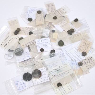 Lot 811 - A LARGE COLLECTION OF ANCIENT ROMAN COINS