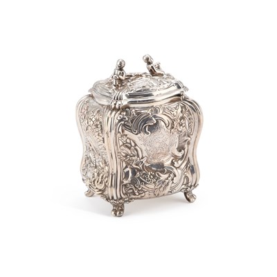 Lot 478 - A GEORGE II SILVER TEA CADDY