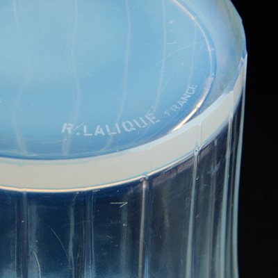Lot 30 - RENÉ LALIQUE (FRENCH, 1860-1945), 'BOULOURIS', A VASE, DESIGNED 1933