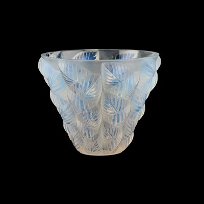 Lot 29 - RENÉ LALIQUE (FRENCH, 1860-1945), 'MOISSAC', A VASE, DESIGNED 1927