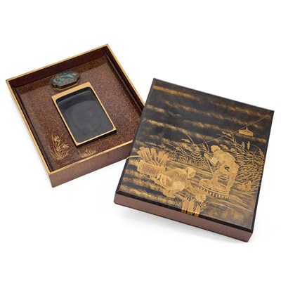 Lot 132 - A GOOD 19TH CENTURY JAPANESE GOLD LACQUERED WRITING BOX (SUZURIBAKO)