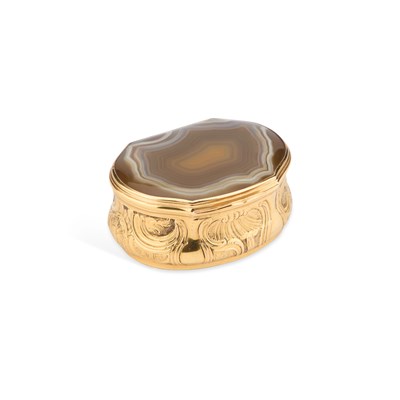 Lot 503 - AN 18TH CENTURY GOLD AND AGATE SNUFF BOX