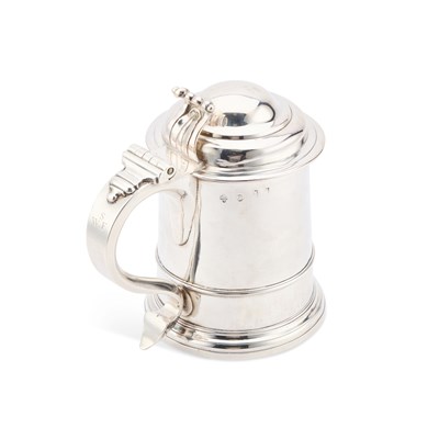 Lot 481 - A GEORGE I BRITANNIA STANDARD SILVER TANKARD