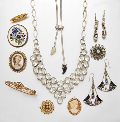 Lot 1743 - A GROUP OF JEWELLERY