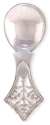 Lot 1329 - AN ARTS AND CRAFTS SILVER CADDY SPOON