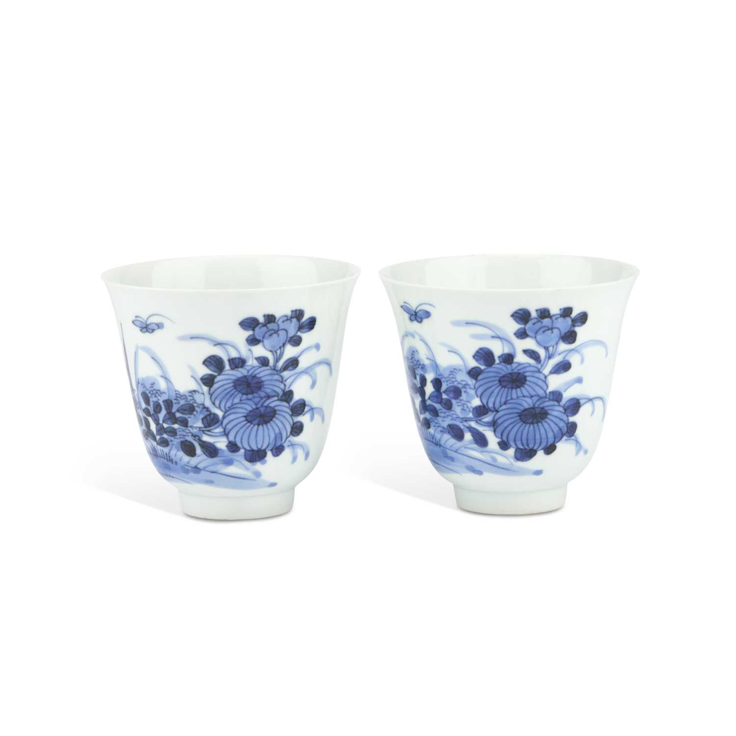 Lot A PAIR OF CHINESE BLUE AND WHITE WINE CUPS