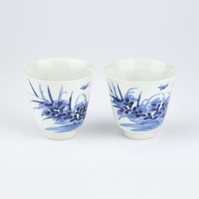 Lot A PAIR OF CHINESE BLUE AND WHITE WINE CUPS