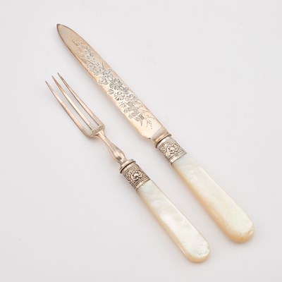 Lot 314 - A SET OF SIX VICTORIAN SILVER AND MOTHER-OF-PEARL HANDLED FRUIT KNIVES AND FORKS