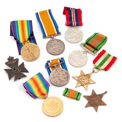 Lot 9 - A COLLECTION OF MEDALS