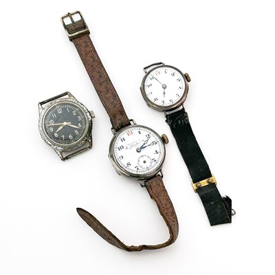 Lot 646 - A BULOVA MILITARY WATCH