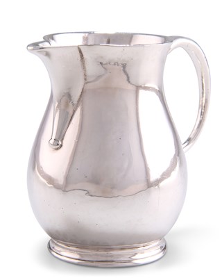 Lot 1138 - A GEORGE I SILVER SPARROW-BEAK CREAM JUG