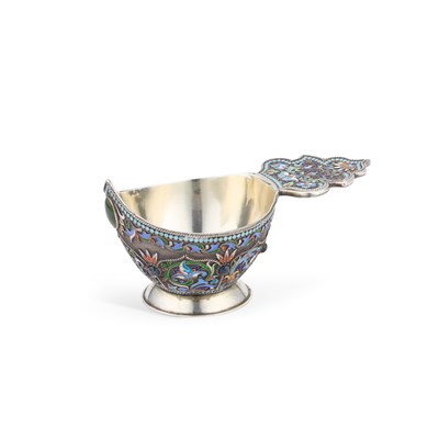 Lot 151 - A LARGE RUSSIAN SILVER AND ENAMEL KOVSCH