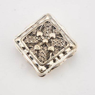 Lot 198 - A 19TH CENTURY DUTCH SILVER BOX