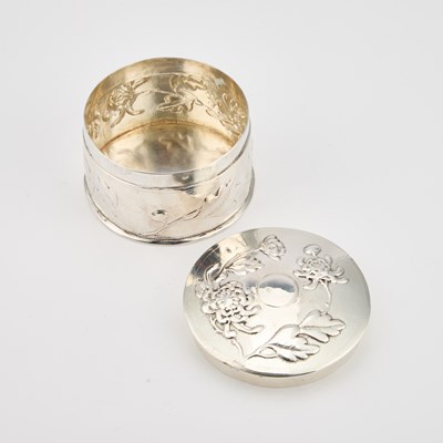 Lot 146 - A CHINESE SILVER BOX