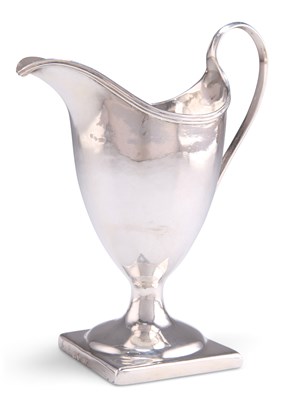 Lot 1146 - A GEORGE III SILVER CREAM JUG