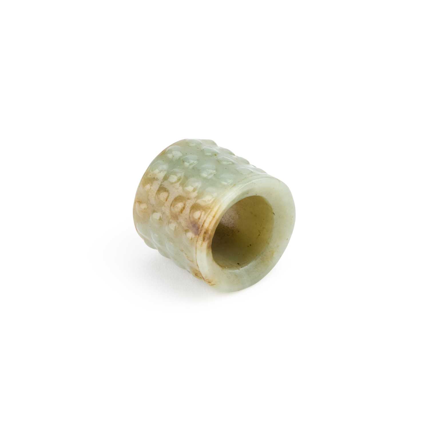 Lot 964 - A CHINESE JADE THUMB RING