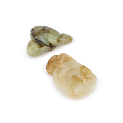 Lot A CHINESE JADE 'LINGZHI' CARVING AND A 'GOURD' CARVING