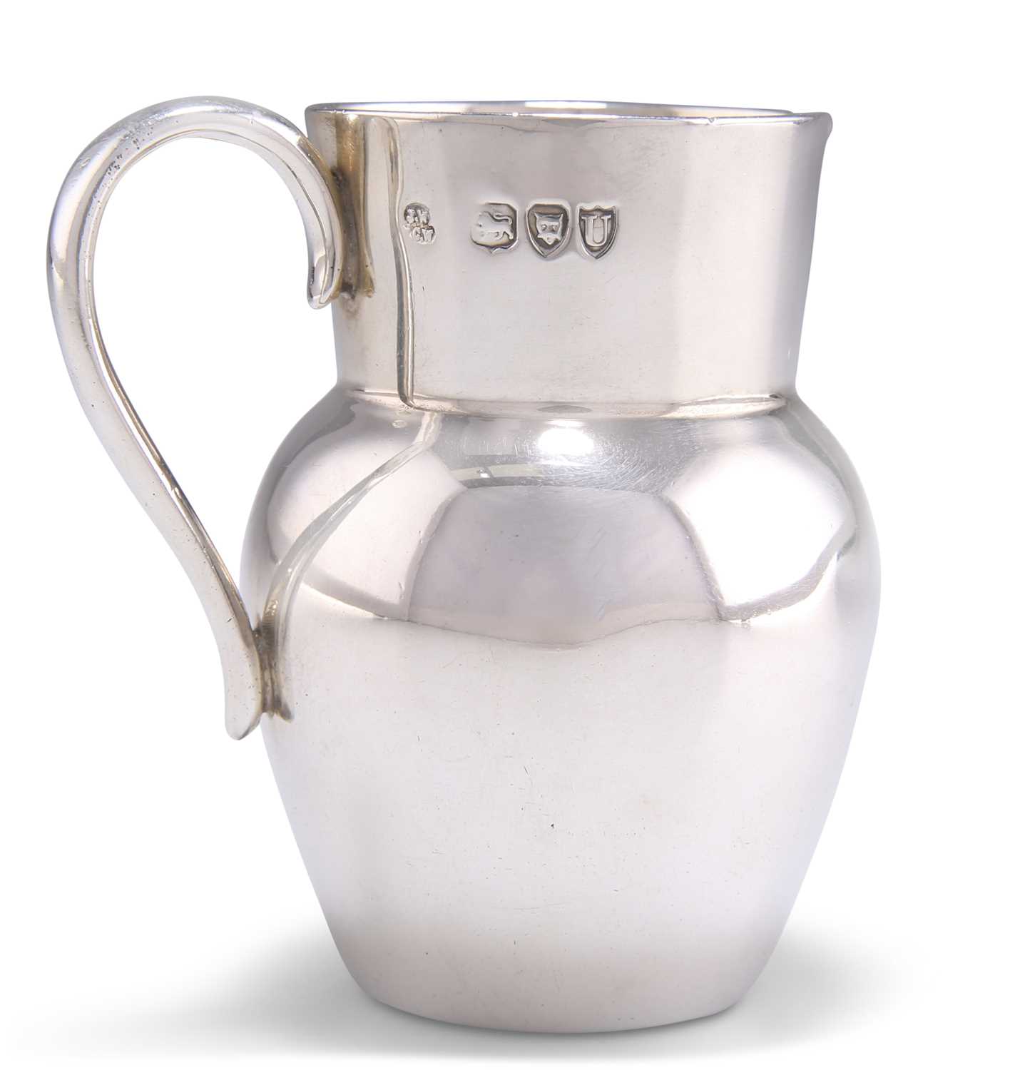 Lot 1144 - A VICTORIAN SILVER CREAM JUG