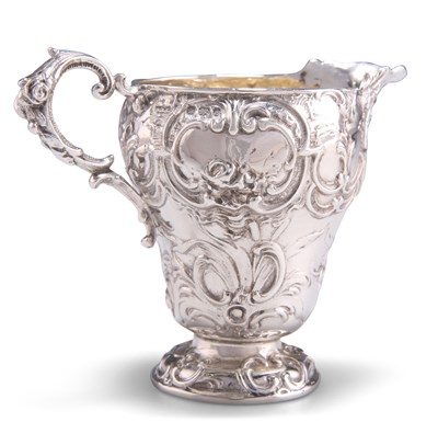 Lot 1150 - A CONTINENTAL SILVER CREAM JUG