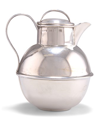 Lot 1155 - AN EDWARDIAN SILVER GUERNSEY CREAM JUG