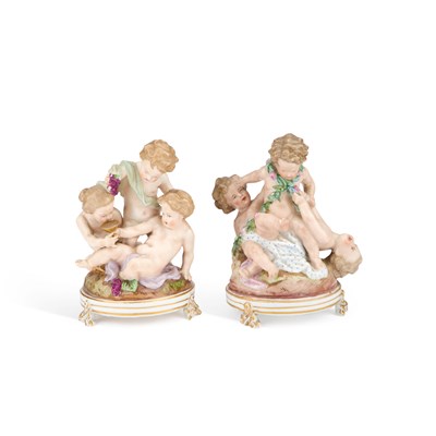 Lot 114 - A PAIR OF CONTINENTAL PORCELAIN FIGURE GROUPS