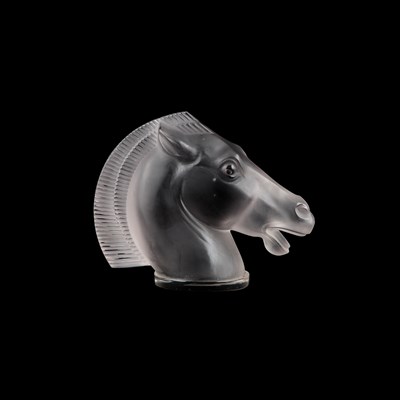 Lot 24 - RENÉ LALIQUE (FRENCH, 1860-1945), 'LONGCHAMP', A CAR MASCOT, DESIGNED 1929