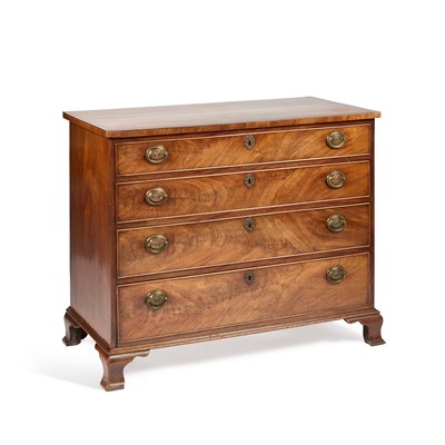 Lot 732 - AN EARLY 19TH CENTURY MAHOGANY CHEST OF DRAWERS