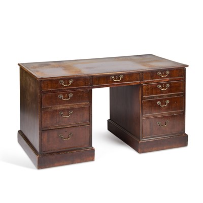 Lot 779 - AN EARLY 20TH CENTURY MAHOGANY PARTNER'S DESK, IN GEORGIAN STYLE