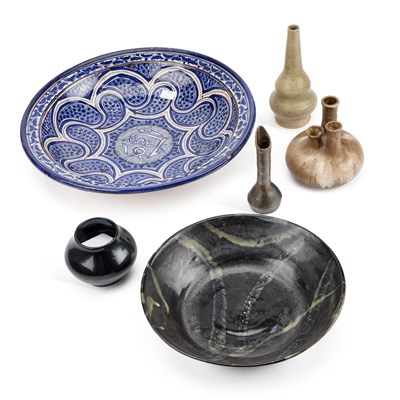 Lot 75 - FIVE PIECES OF STUDIO POTTERY AND A MOROCCAN BOWL