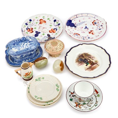 Lot 84 - A COLLECTION OF CERAMICS