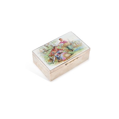 Lot 298 - AN EDWARDIAN SILVER AND ENAMEL JEWELLERY BOX