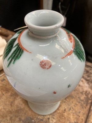 Lot 898 - A CHINESE FAMILLE VERTE VASE, MEIPING