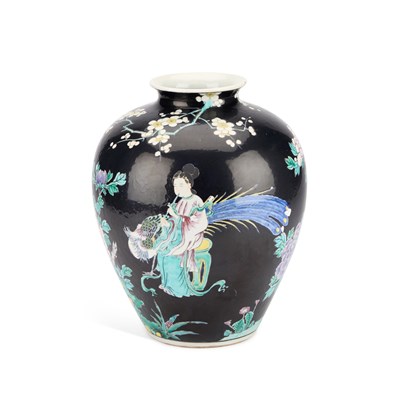 Lot 194 - A LARGE CHINESE FAMILLE NOIRE VASE