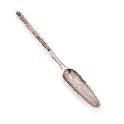 Lot 461 - A GEORGE II SILVER MARROW SCOOP