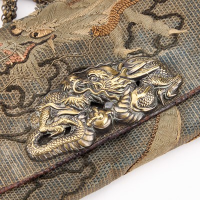 Lot 170 - A JAPANESE TABAKO-IRE (TOBACCO POUCH) WITH KAGAMIBUTA NETSUKE