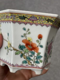 Lot 79 - A CHINESE FAMILLE ROSE JARDINIÈRE, REPUBLIC PERIOD