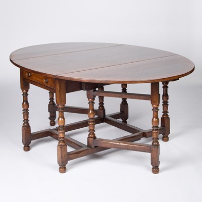 Lot A LARGE TITCHMARSH & GOODWIN OAK GATELEG DINING TABLE