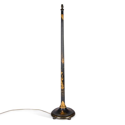 Lot 759 - AN EARLY 20TH CENTURY CHINOISERIE LACQUER STANDARD LAMP