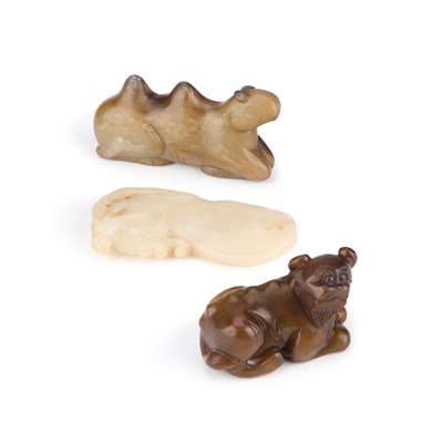 Lot 189 - THREE CHINESE JADE CARVINGS OF ANIMALS