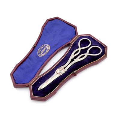 Lot 367 - A PAIR OF VICTORIAN SILVER GRAPE SCISSORS