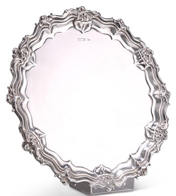 Lot 1233 - AN EDWARDIAN SILVER SALVER