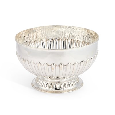 Lot 272 - A LARGE VICTORIAN SCOTTISH SILVER BOWL