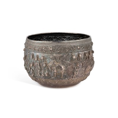 Lot 201 - A LARGE BURMESE SILVER BOWL