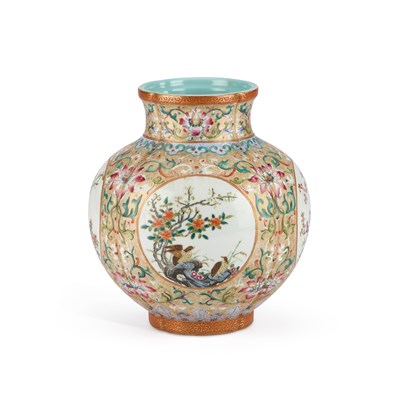 Lot A CHINESE POMEGRANATE-SHAPED PORCELAIN VASE