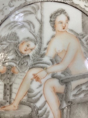 Lot A CHINESE 'EUROPEAN SUBJECT' GRISAILLE PLATE