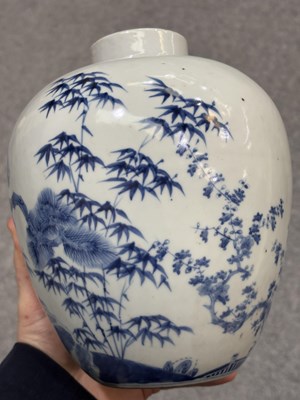 Lot 148 - A CHINESE BLUE AND WHITE JAR