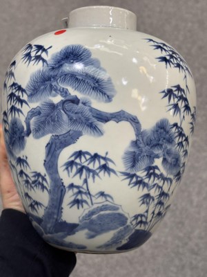 Lot 148 - A CHINESE BLUE AND WHITE JAR