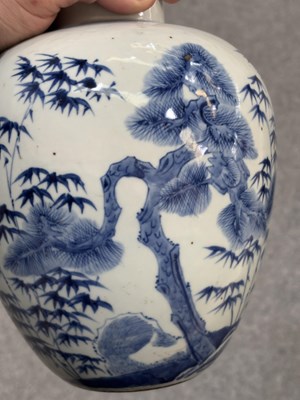 Lot 148 - A CHINESE BLUE AND WHITE JAR