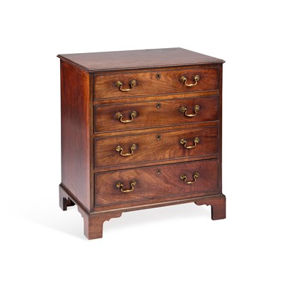 Lot 754 - A SMALL GEORGE III MAHOGANY CHEST OF DRAWERS