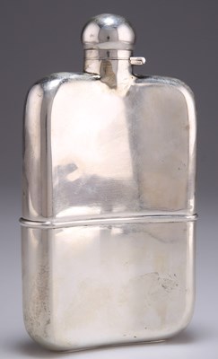 Lot 1297 - AN EDWARDIAN SILVER HIP-FLASK